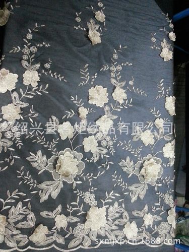 网布绣花,手工订花,可用于高档服装,家纺类的设计中.